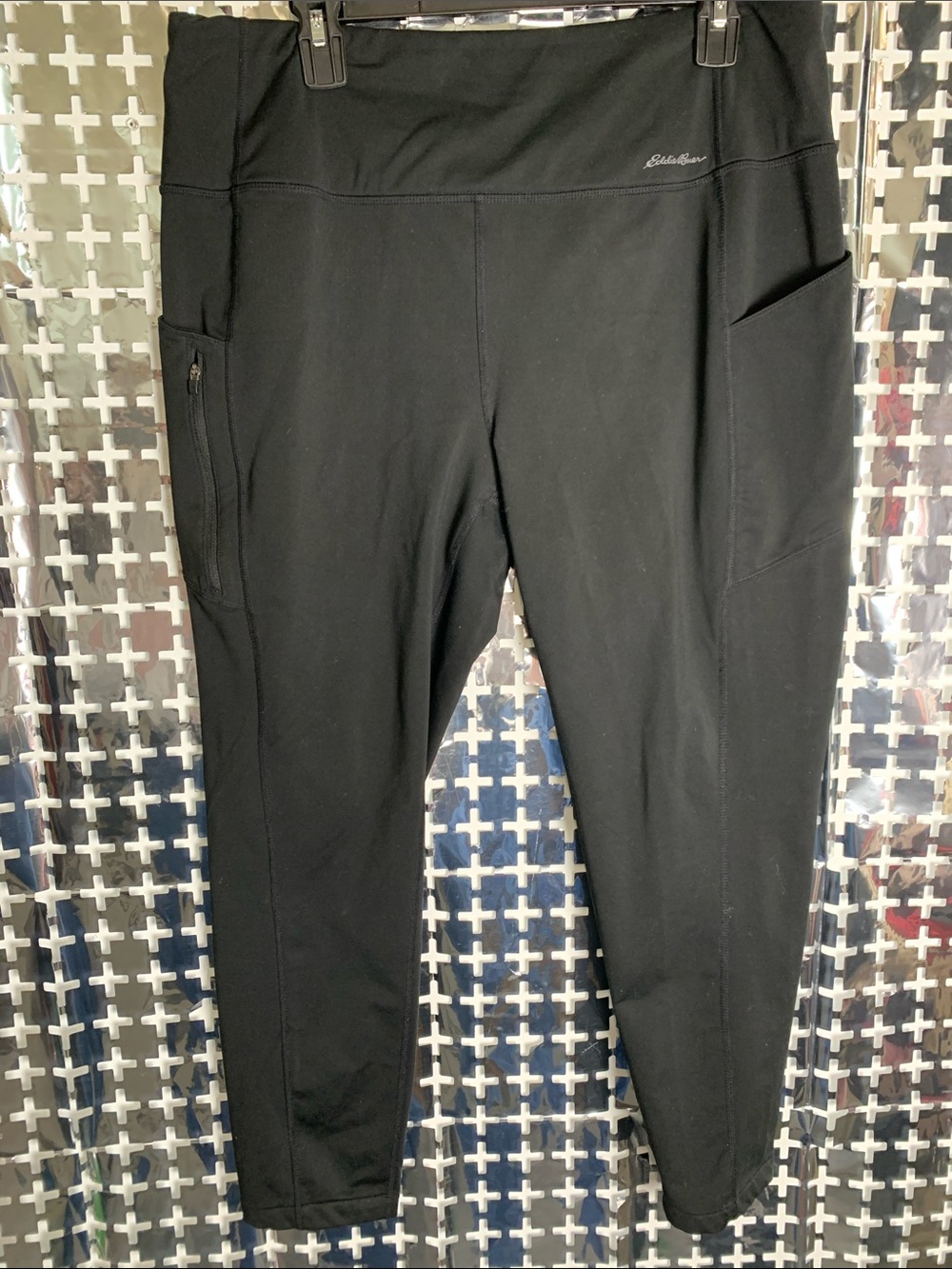 Eddie Bauer Black High-Rise Active Leggings with Side Pockets